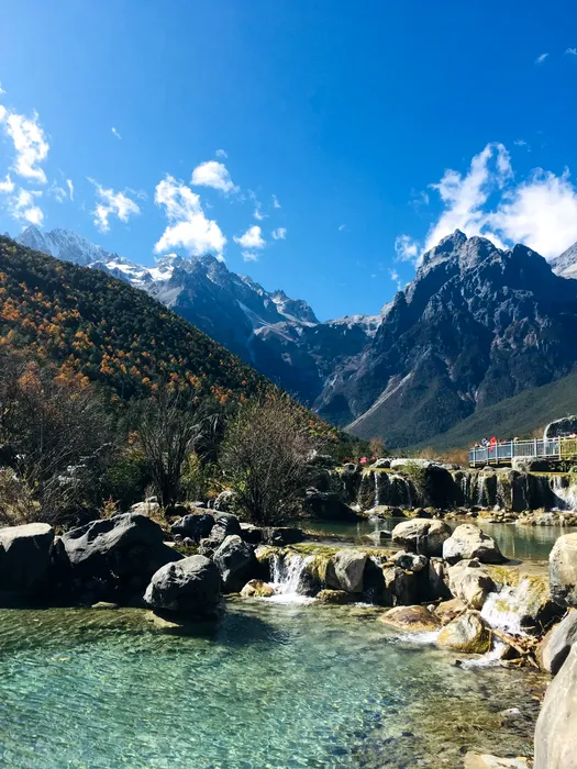 昆明、九鄉(xiāng)、石林、大理、洱海、麗江、玉龍雪山、西雙版納 2 飛 3 動 8 日游